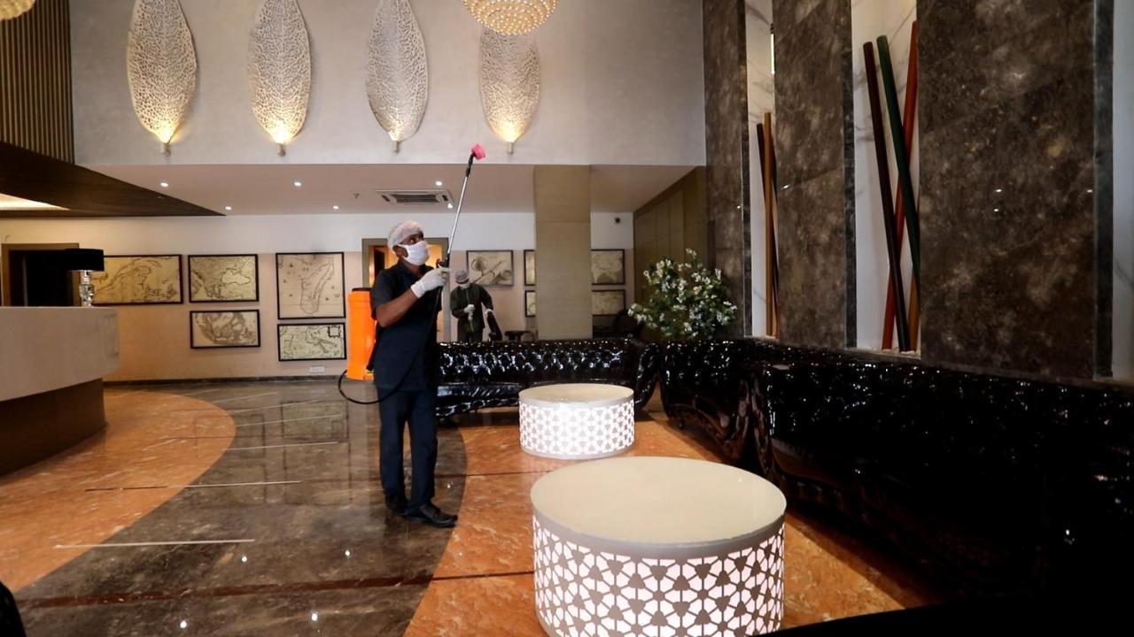 The Imperial Grand Hotel Uddzsaín Kültér fotó